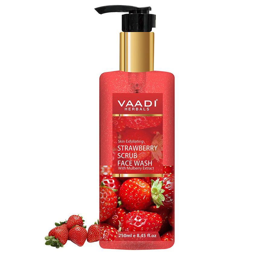 Skin Exfoliating Organic Strawberry Scrub Face Wash with Mulberry Extract (250ml/ 8.45 fl oz)